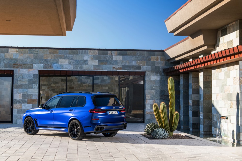 BMW X7 M60i xDrive M Marina Bay Blue